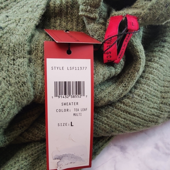 Love Scarlet V-Neck Sweater In Tea Leaf NWT Size Large - Picture 9 of 9